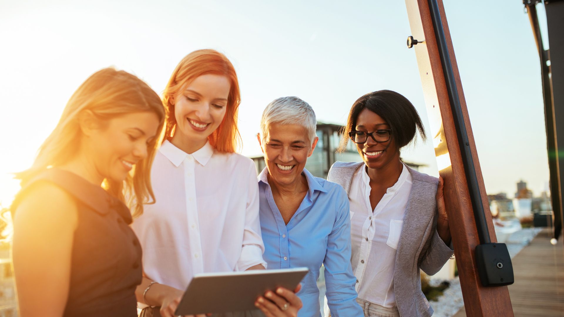 gruppo di donne che collaborano